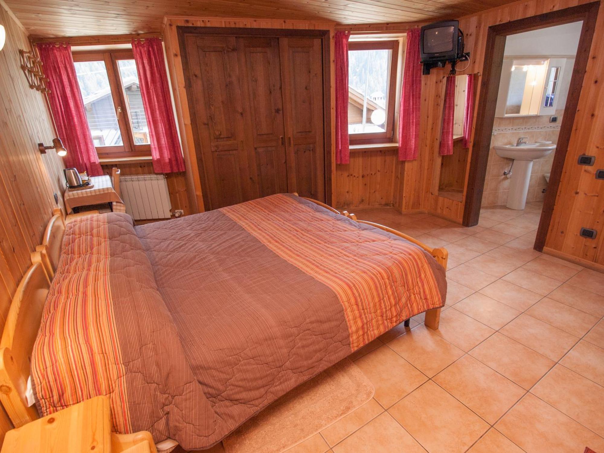 Le Vieux Rascard Chambres D'Hotes Champoluc Room photo