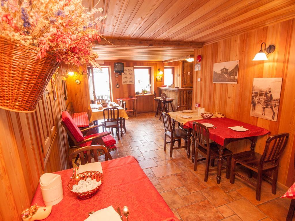 Le Vieux Rascard Chambres D'Hotes Champoluc Exterior photo